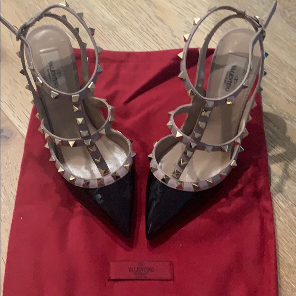 Rockstud Valentino shoes 👠!
